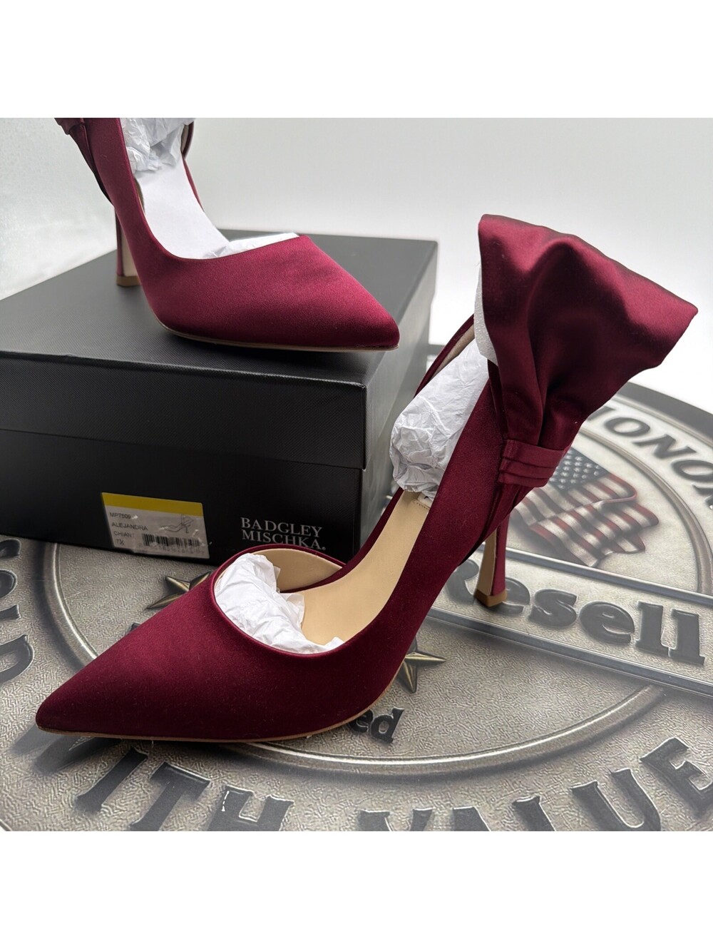Badgley Mischka Women's Alejandra Pointed Toe Pumps Bow Slip-On Size 7.5 - Picture 3 of 9